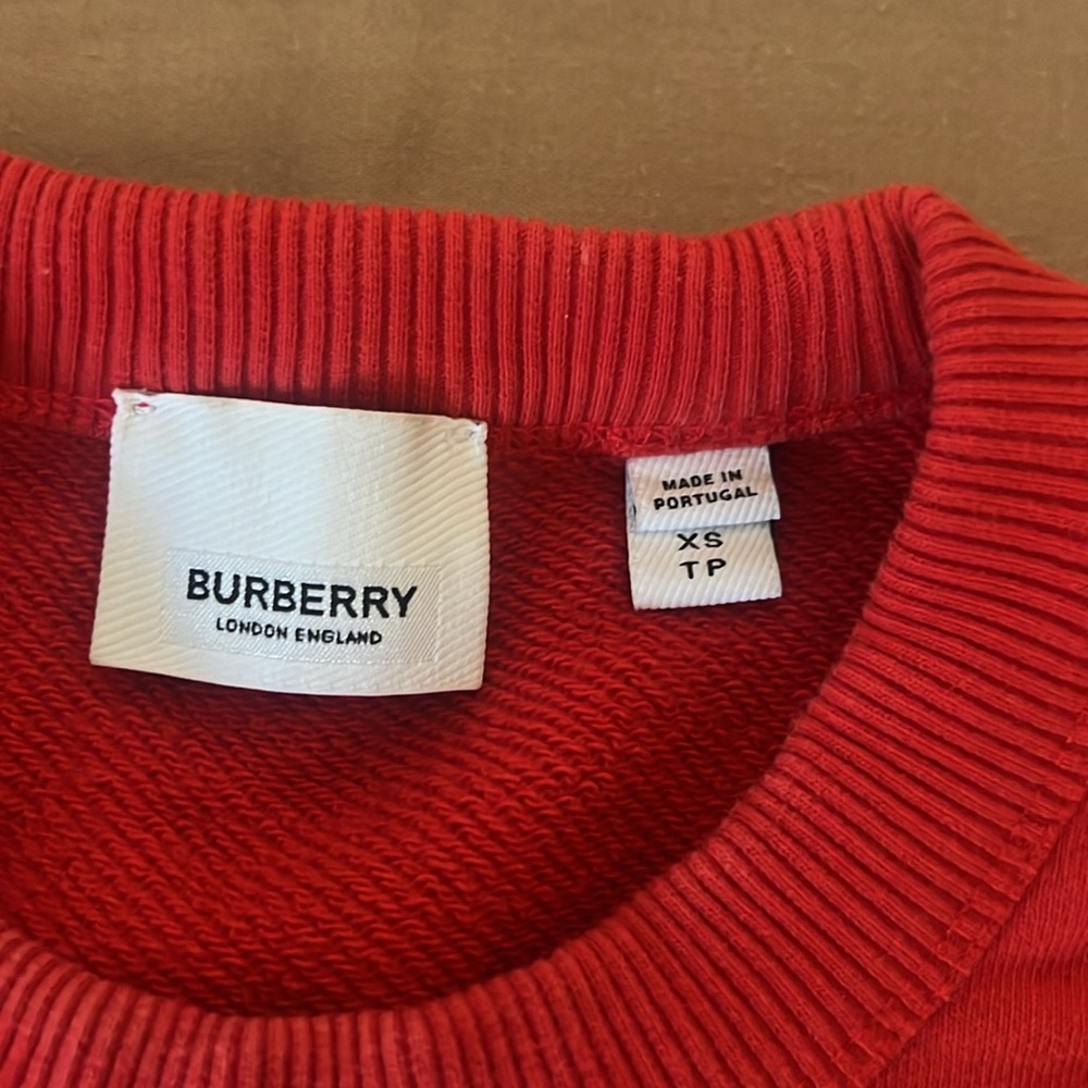 Burberry - Picture 2 of 4